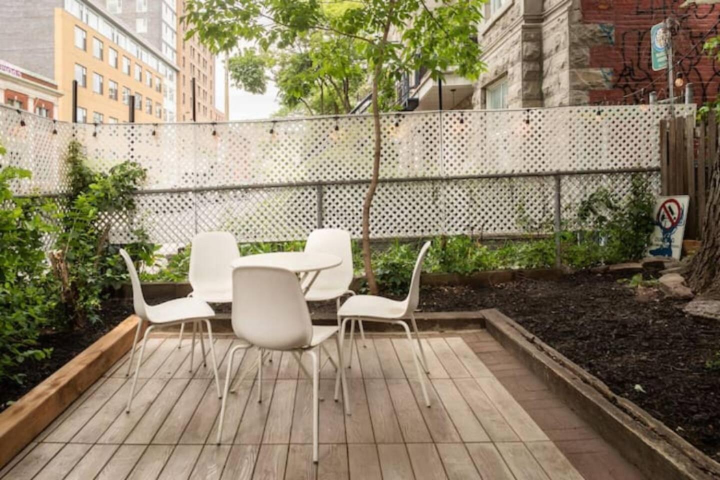 Heart Of Mtr For Memerable Experiance 2 Backyard 7Minmetro Fully Renovated & Equipped Монреаль Экстерьер фото